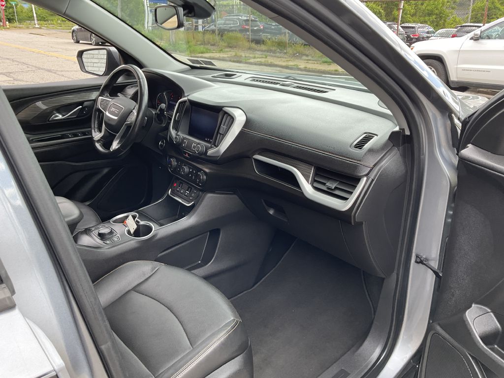 Photo 18 of this GMC TERRAIN