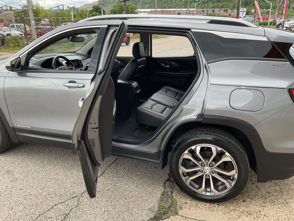 Photo 19 of this GMC TERRAIN