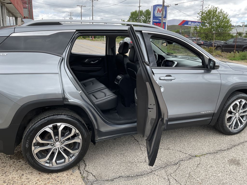 Photo 22 of this GMC TERRAIN