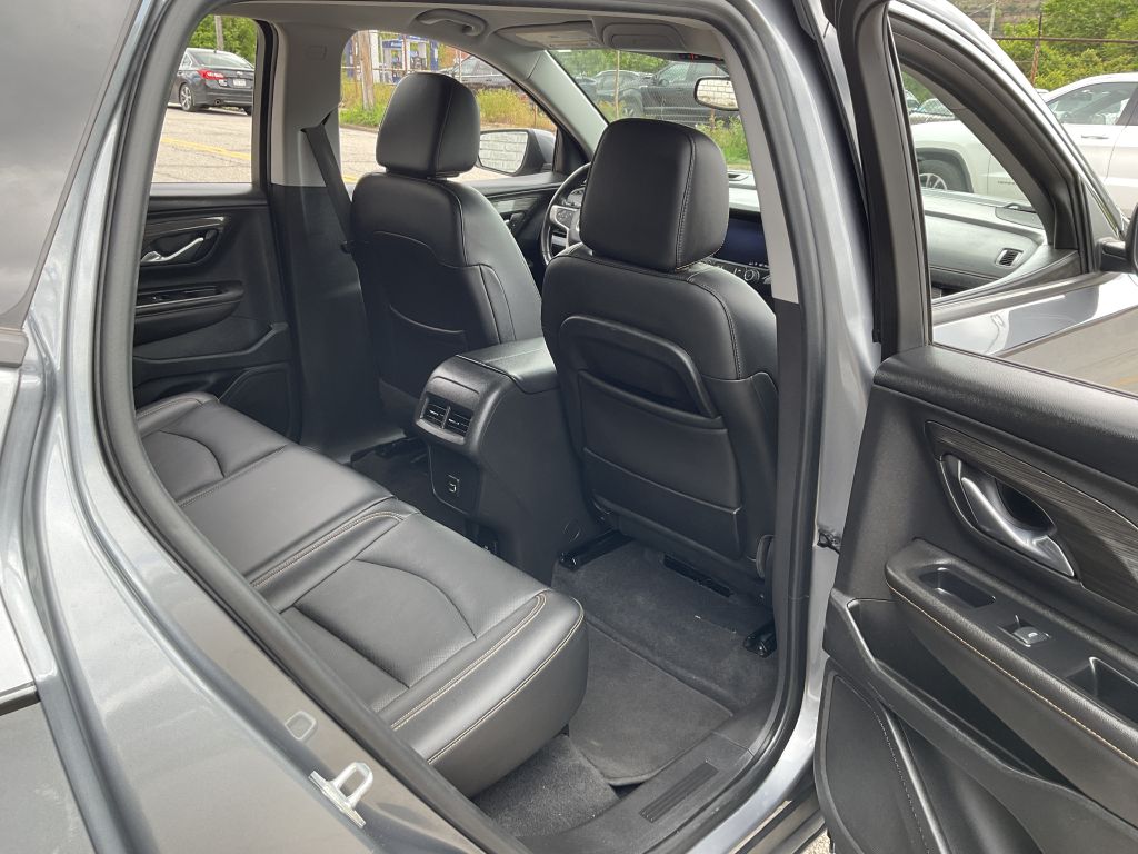 Photo 24 of this GMC TERRAIN