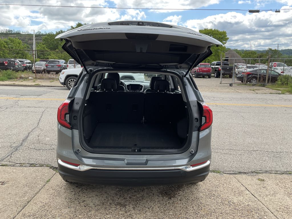 Photo 25 of this GMC TERRAIN