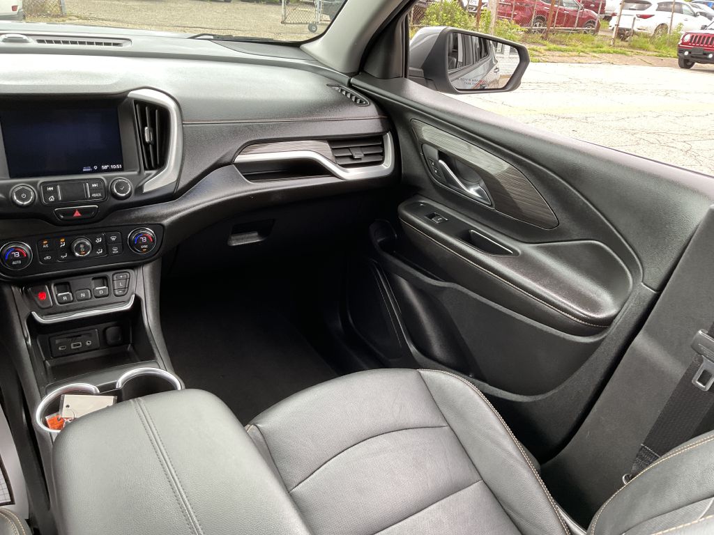 Photo 29 of this GMC TERRAIN