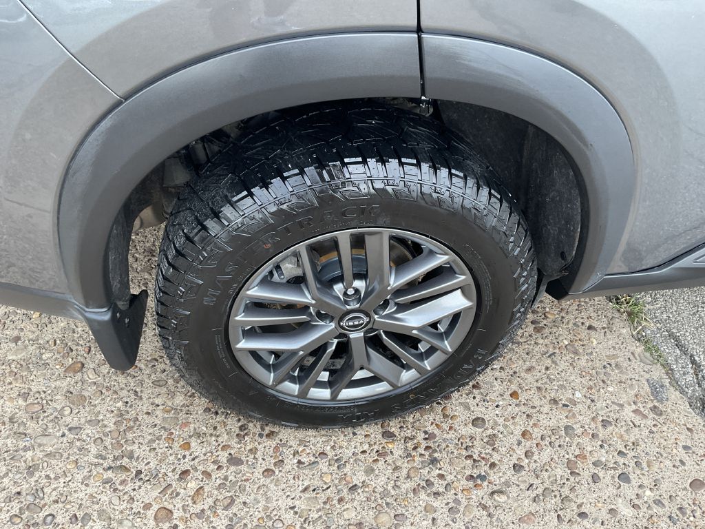 Photo 12 of this NISSAN ROGUE