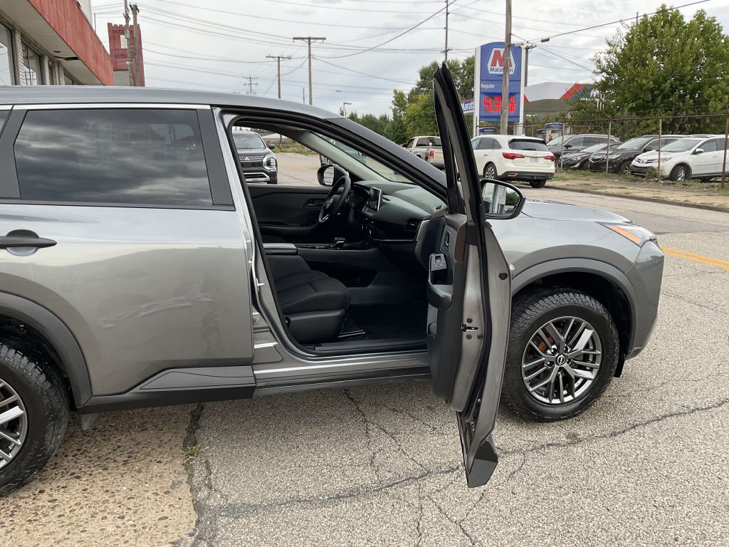 Photo 16 of this NISSAN ROGUE