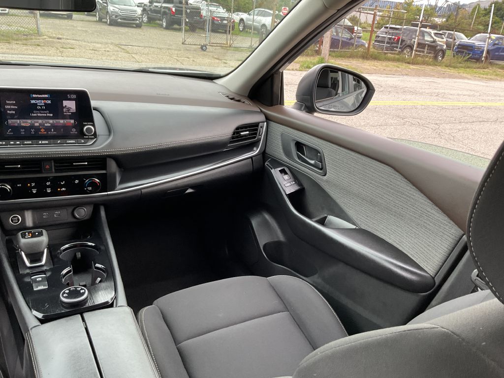 Photo 28 of this NISSAN ROGUE