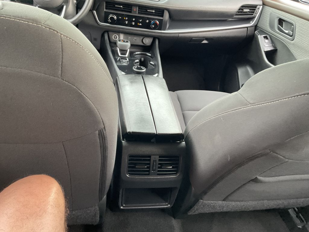 Photo 29 of this NISSAN ROGUE