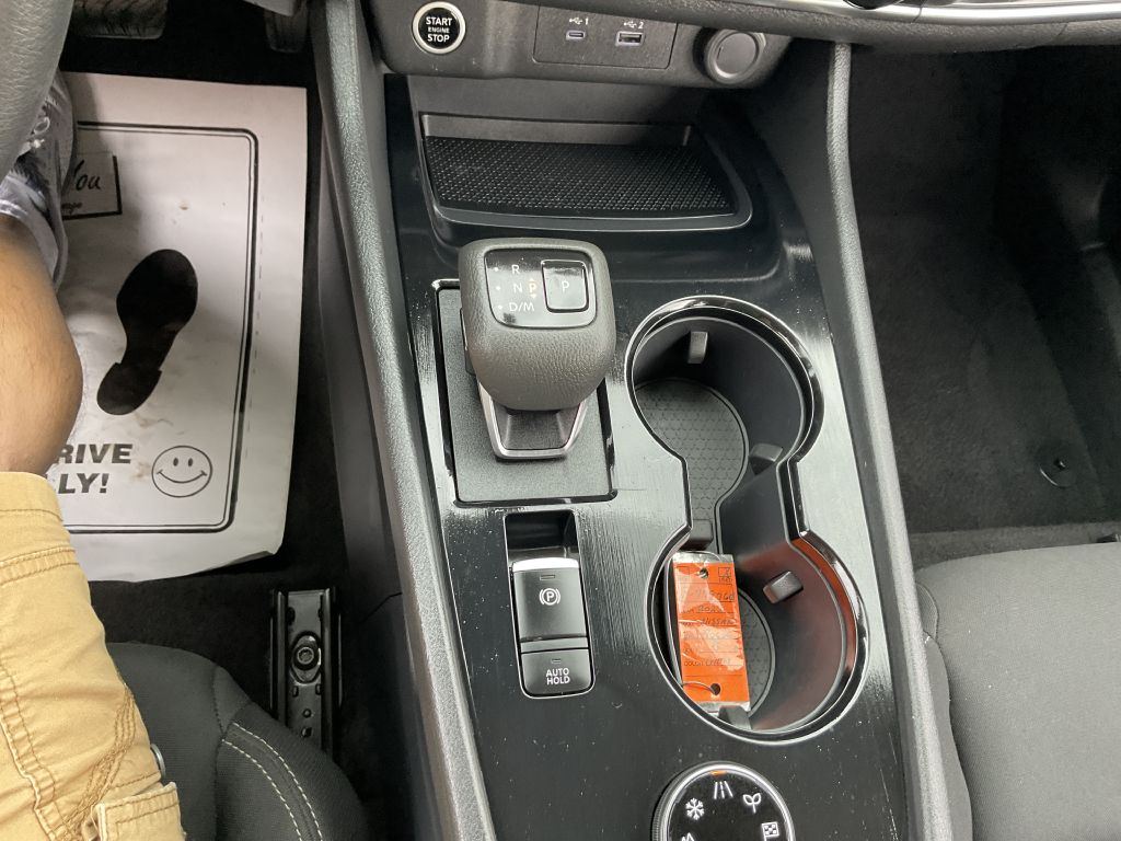 Photo 33 of this NISSAN ROGUE