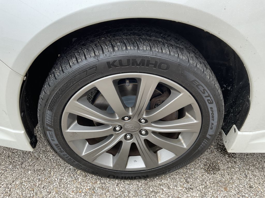Photo 9 of this SUBARU IMPREZA