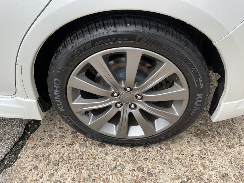 Photo 10 of this SUBARU IMPREZA