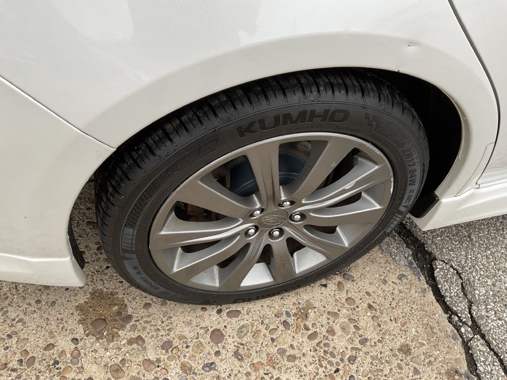 Photo 12 of this SUBARU IMPREZA