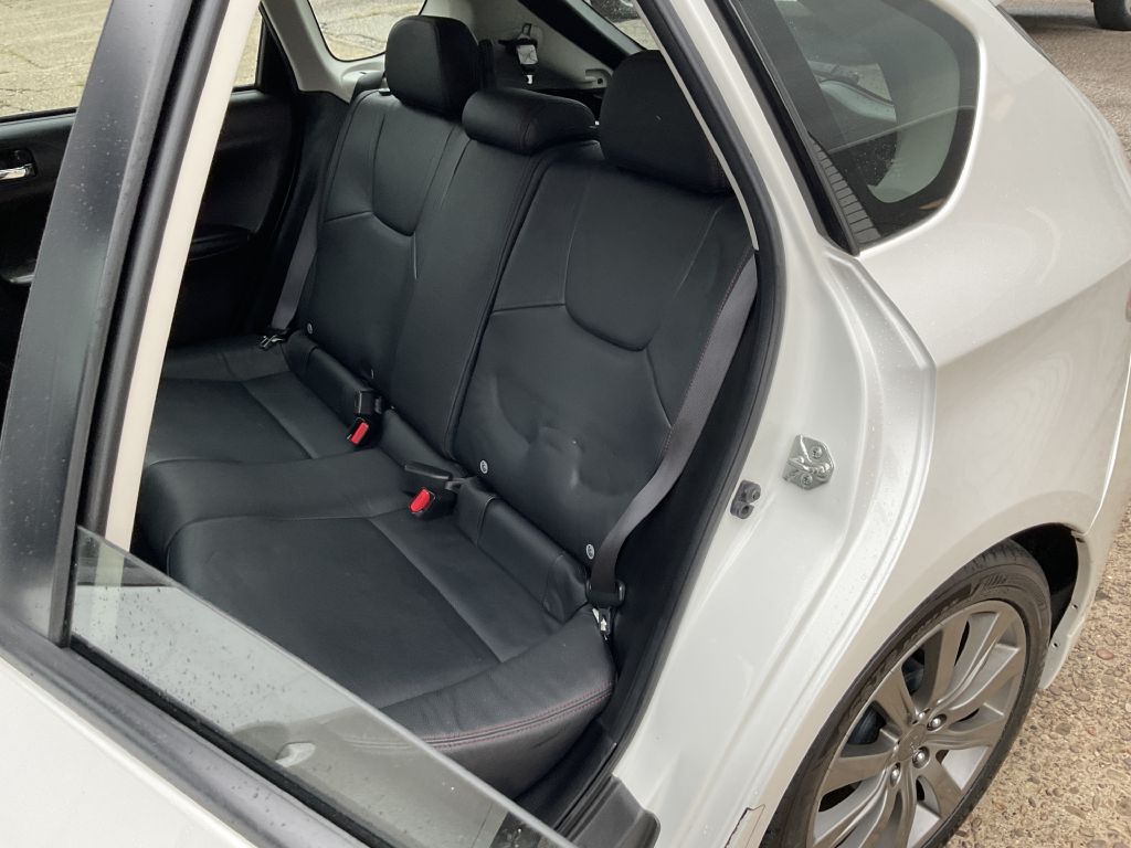 Photo 20 of this SUBARU IMPREZA