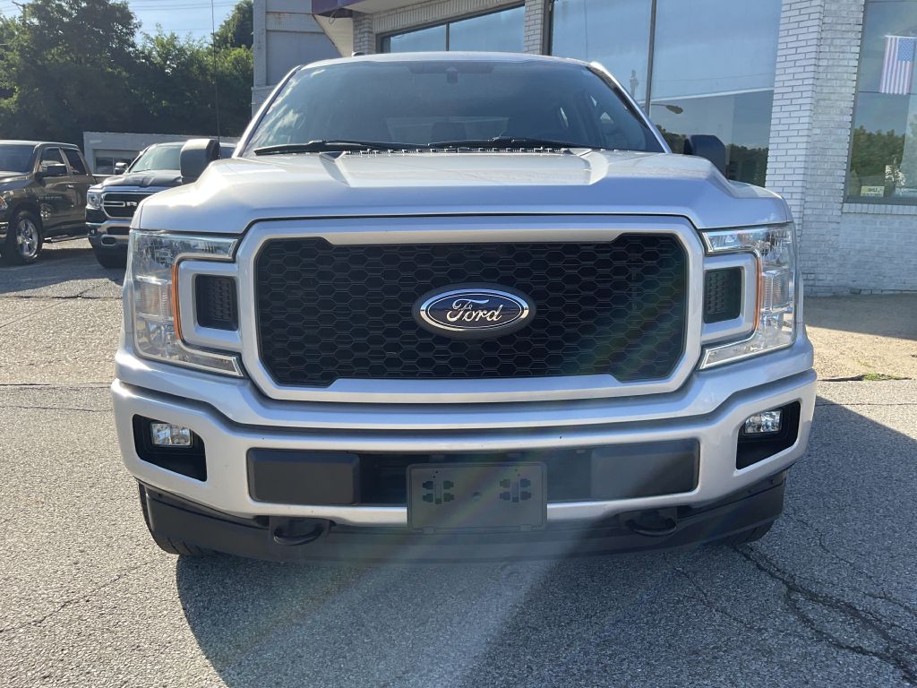 Photo 4 of this FORD F150