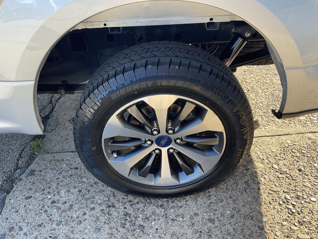 Photo 10 of this FORD F150