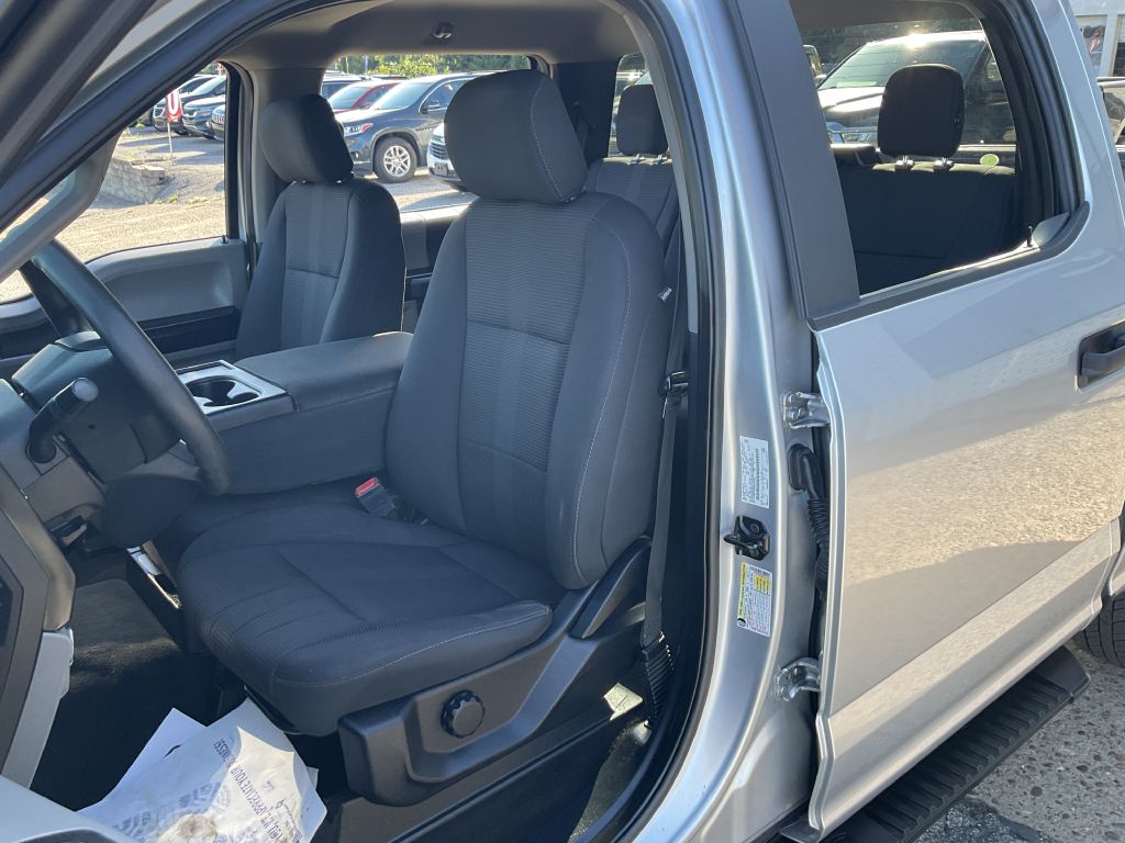 Photo 14 of this FORD F150