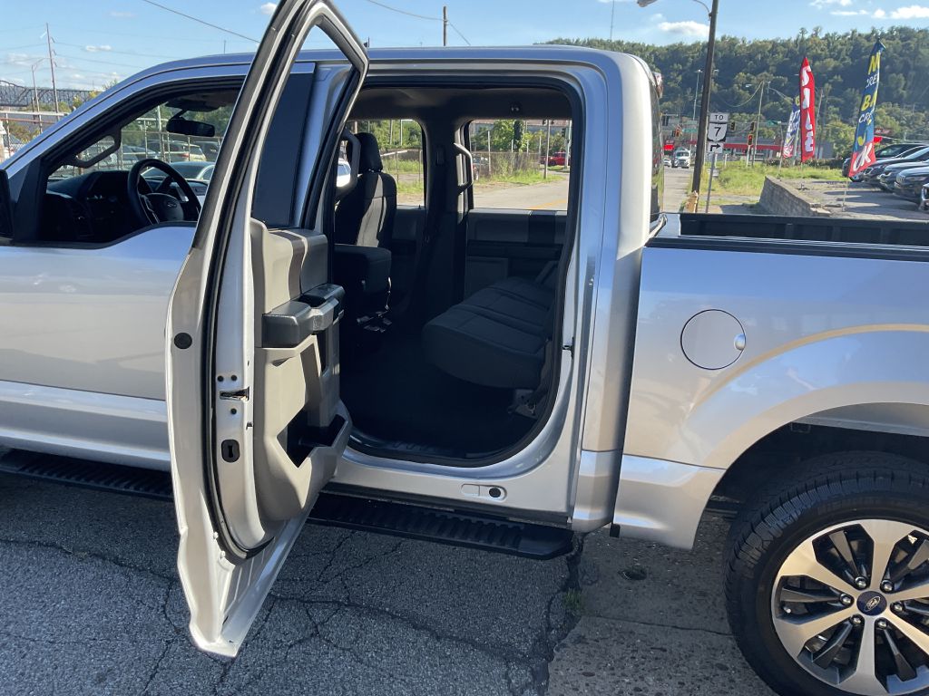 Photo 19 of this FORD F150