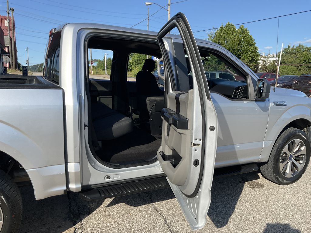 Photo 21 of this FORD F150