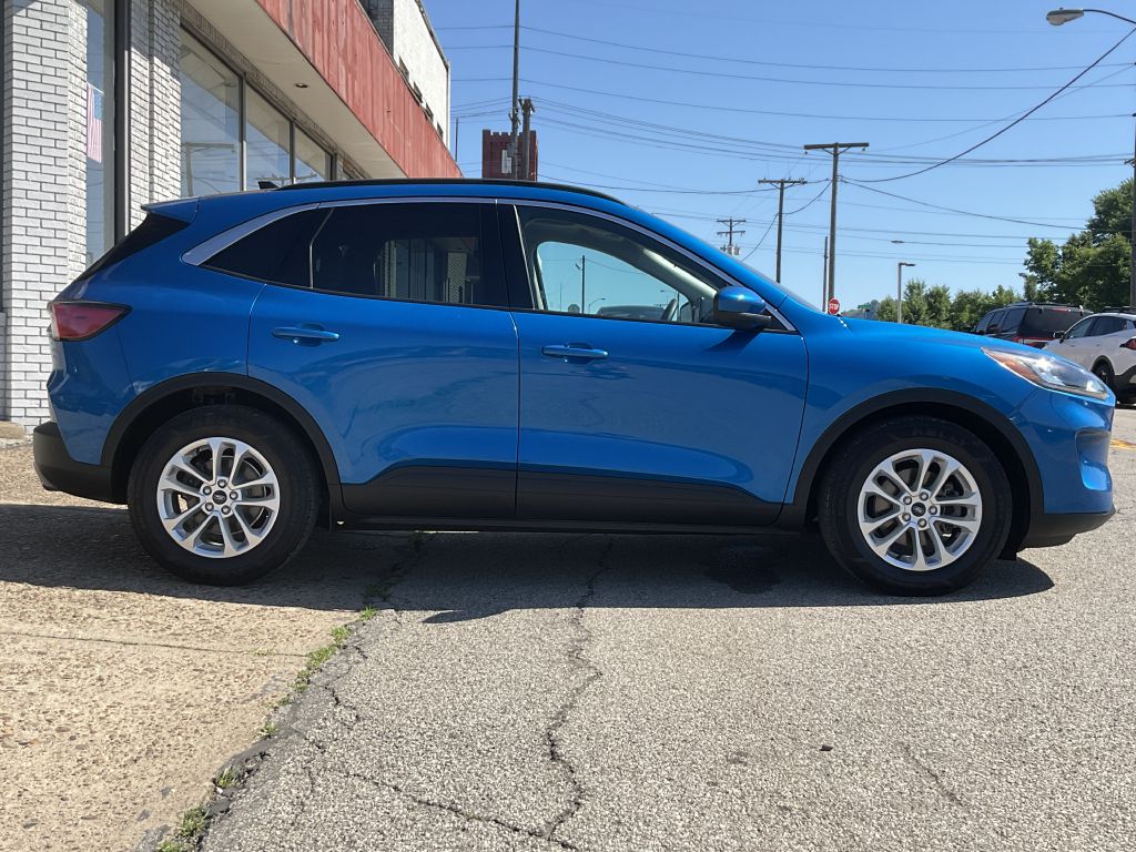 Photo 2 of this FORD ESCAPE
