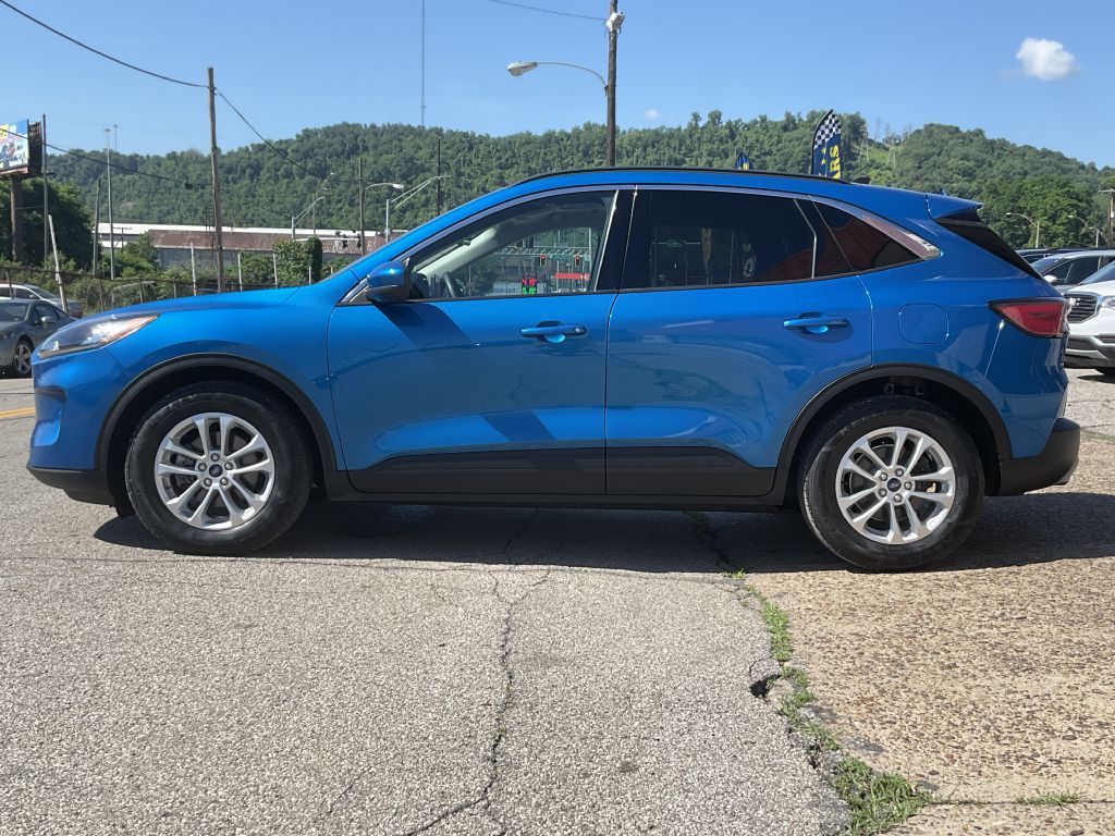 Photo 6 of this FORD ESCAPE