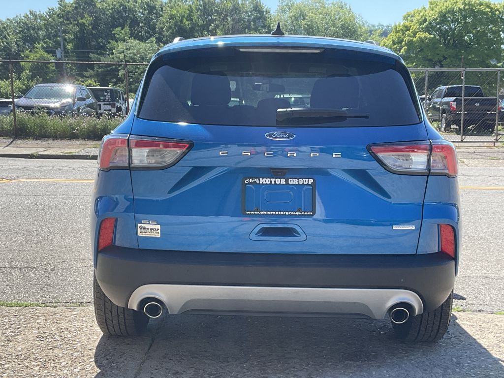 Photo 8 of this FORD ESCAPE