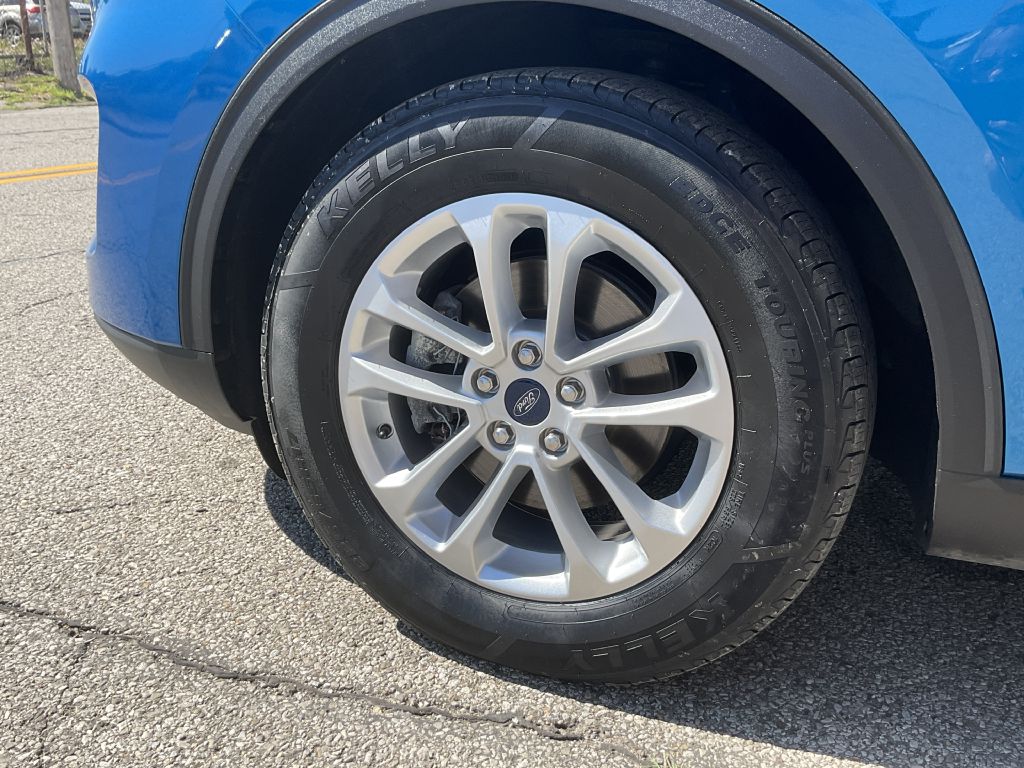 Photo 9 of this FORD ESCAPE