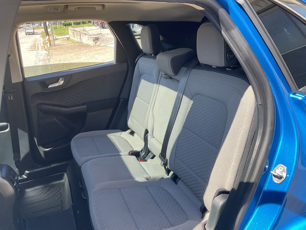 Photo 18 of this FORD ESCAPE