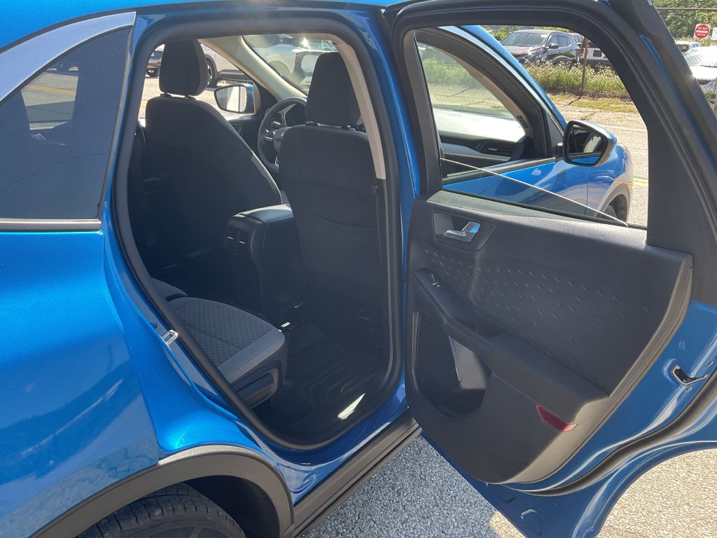 Photo 19 of this FORD ESCAPE