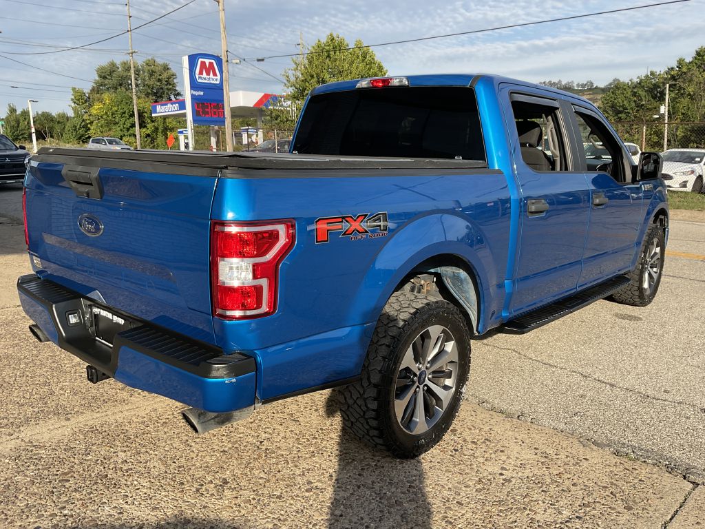 Photo 3 of this FORD F150 SXT