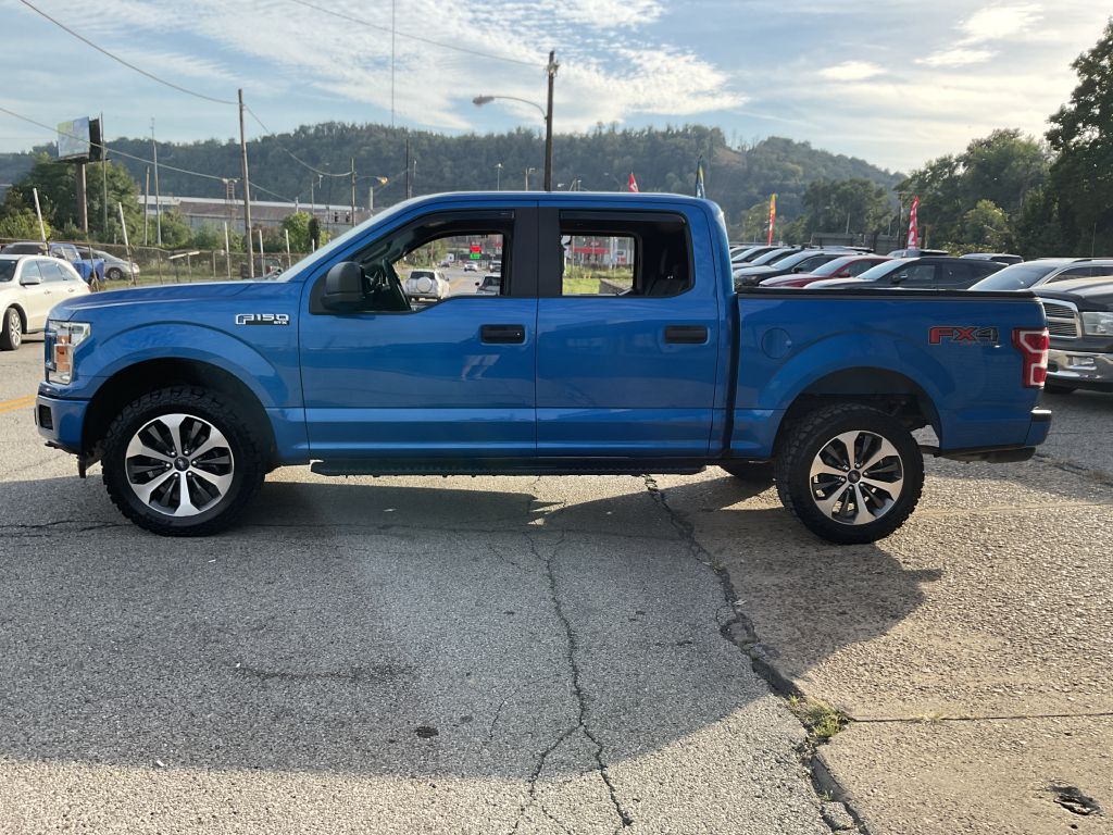 Photo 6 of this FORD F150 SXT