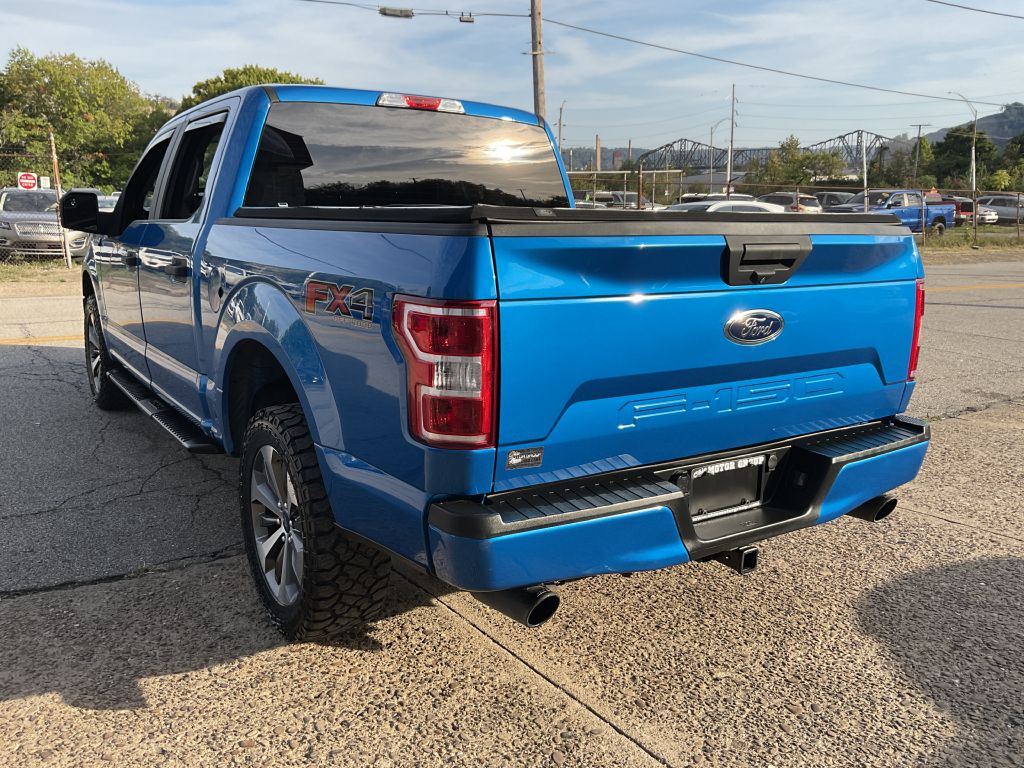 Photo 7 of this FORD F150 SXT