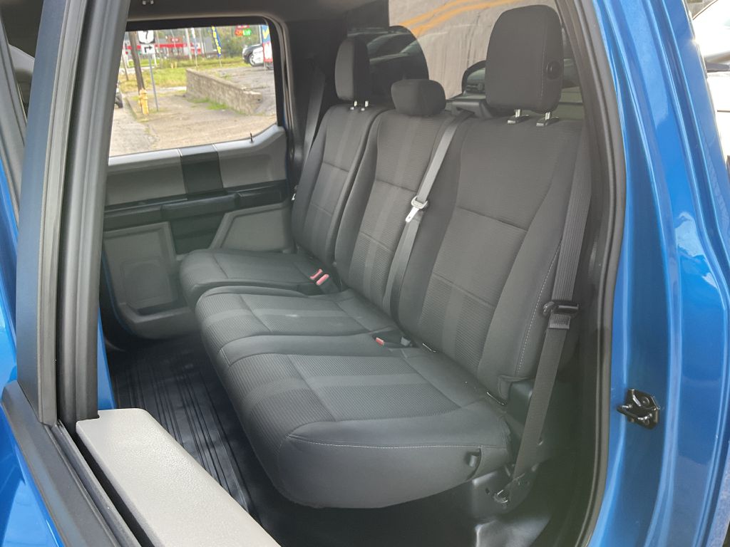Photo 20 of this FORD F150 SXT