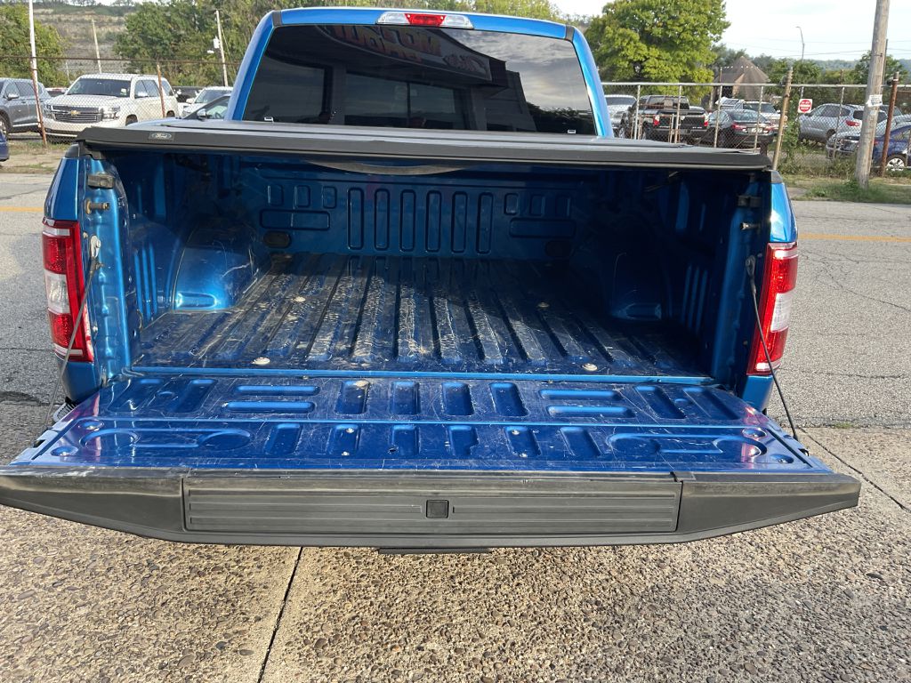 Photo 25 of this FORD F150 SXT