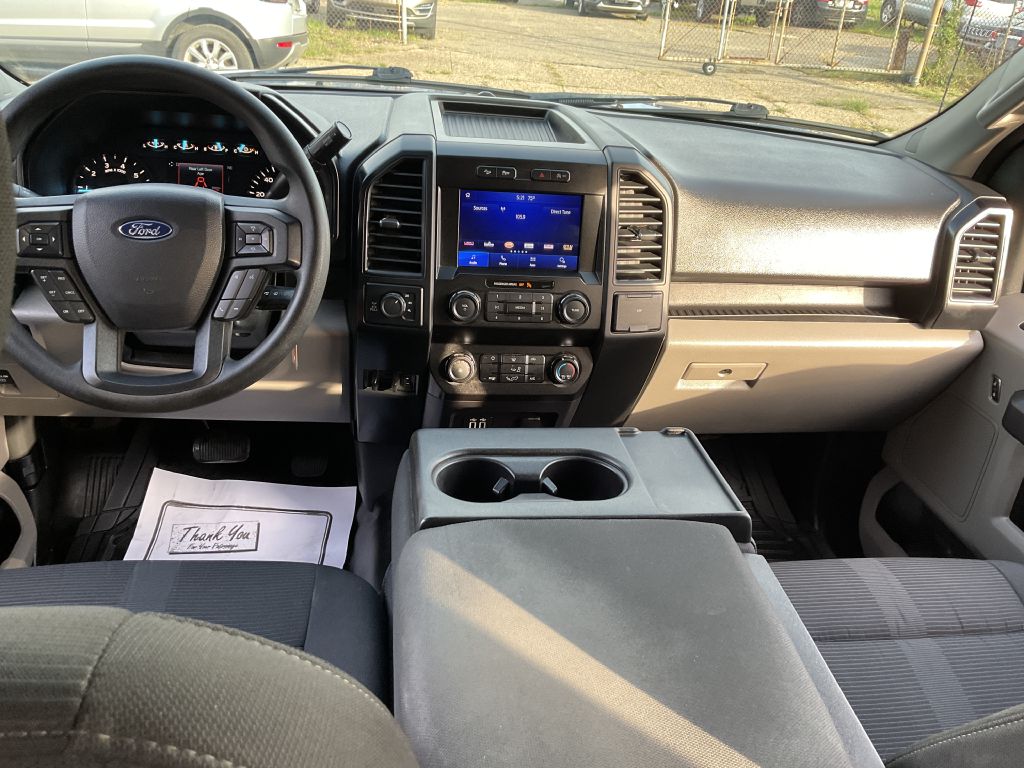 Photo 27 of this FORD F150 SXT