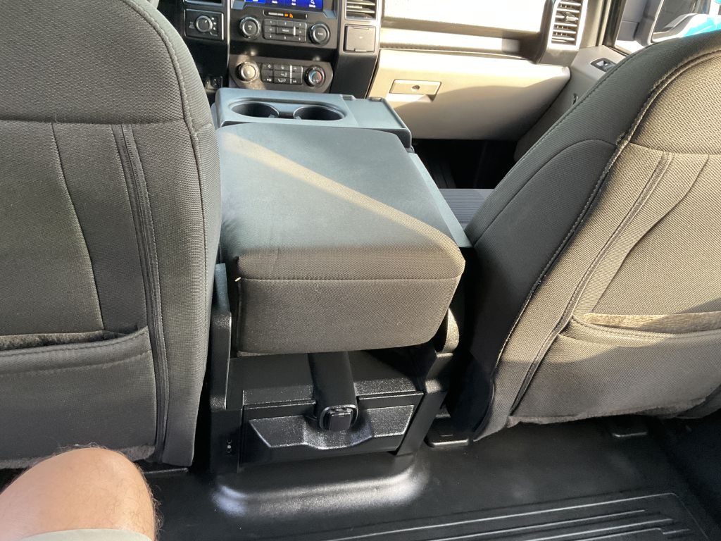 Photo 29 of this FORD F150 SXT