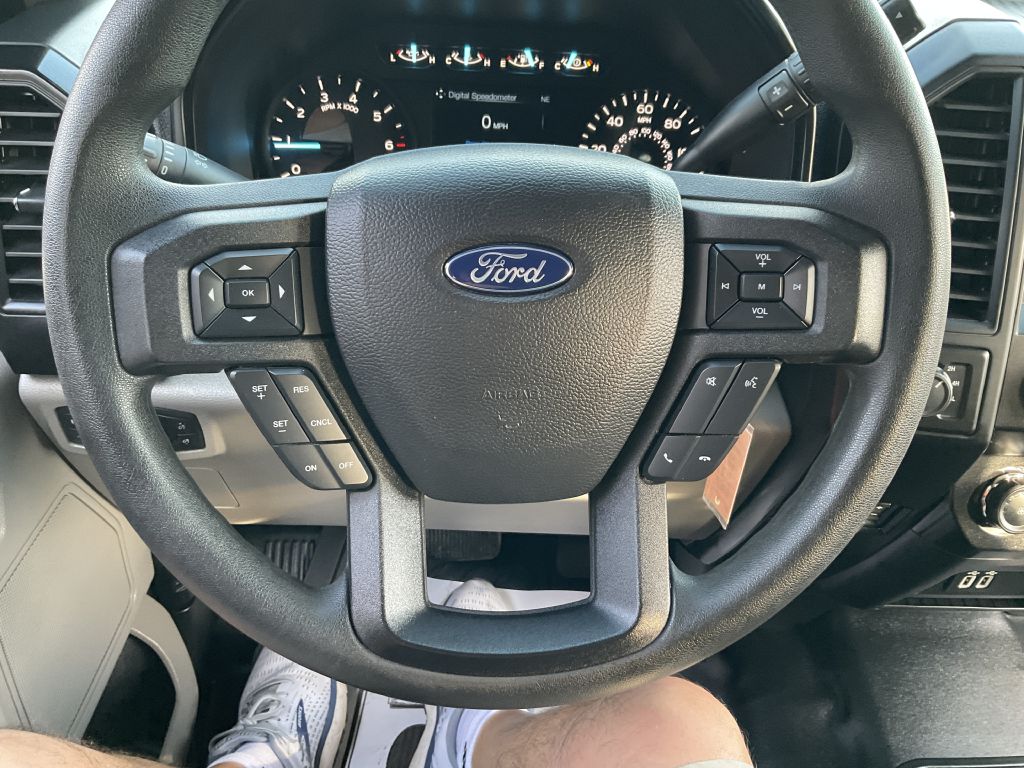 Photo 31 of this FORD F150 SXT