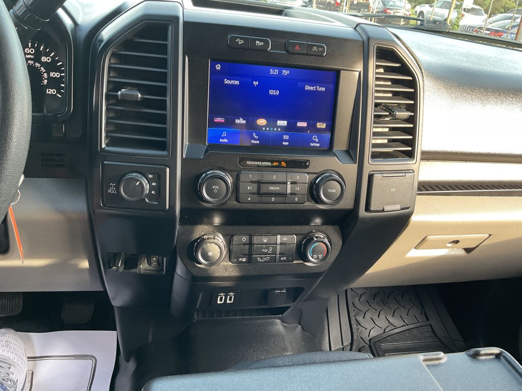 Photo 32 of this FORD F150 SXT