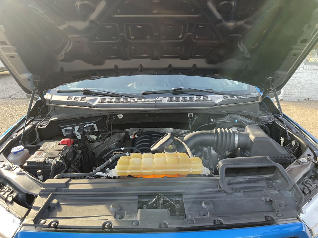 Photo 34 of this FORD F150 SXT