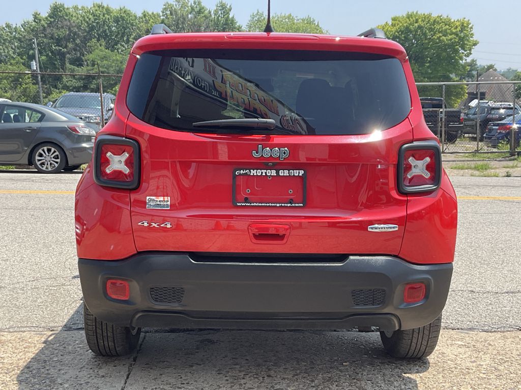 Photo 8 of this JEEP RENEGADE