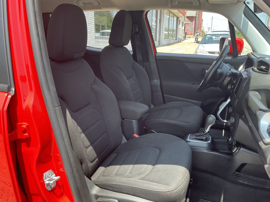 Photo 16 of this JEEP RENEGADE