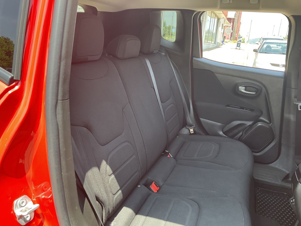Photo 20 of this JEEP RENEGADE