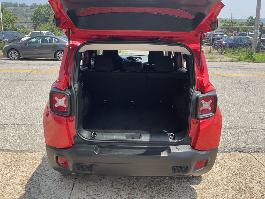 Photo 21 of this JEEP RENEGADE