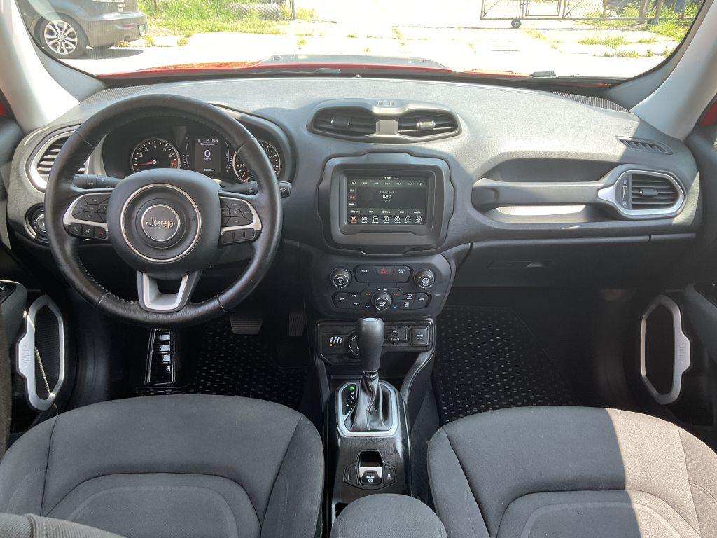 Photo 22 of this JEEP RENEGADE