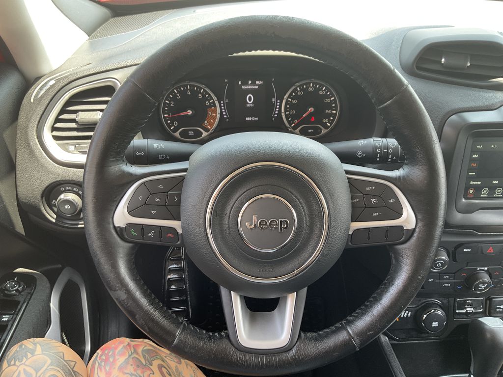 Photo 23 of this JEEP RENEGADE