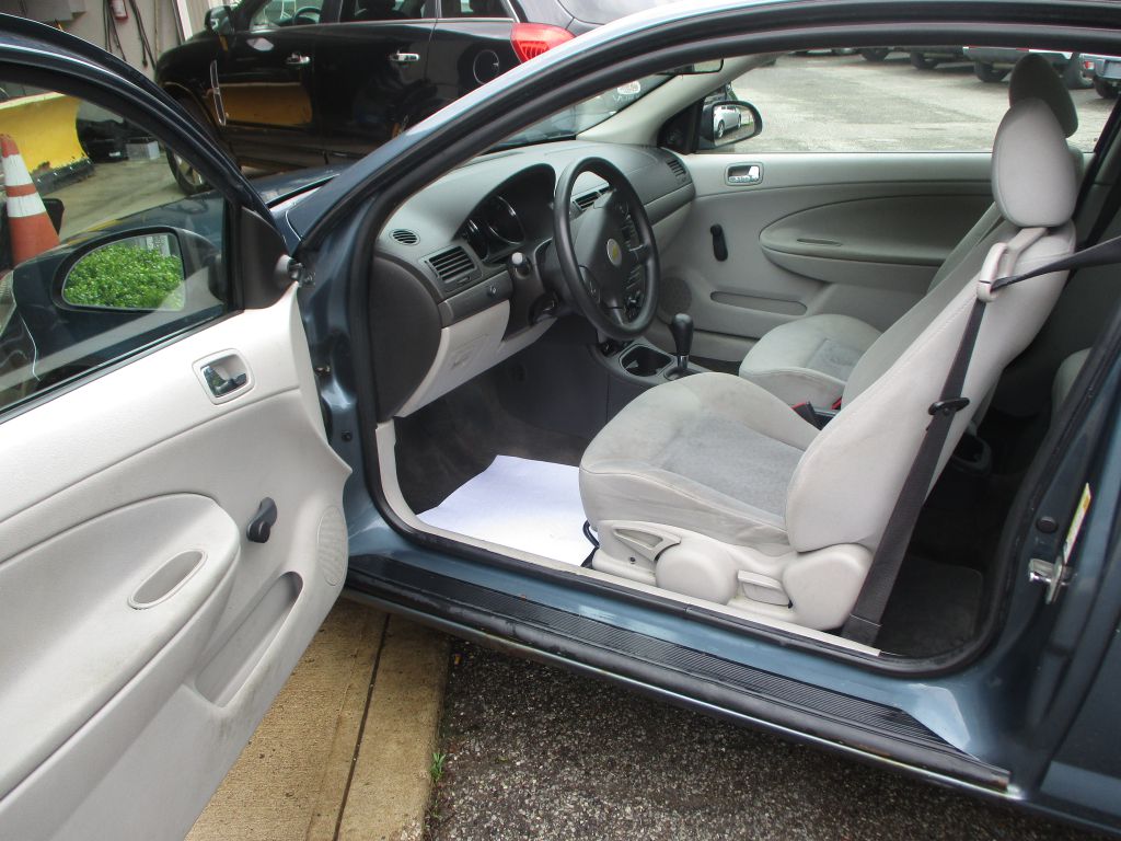 Photo 8 of this CHEVROLET COBALT
