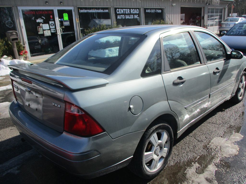 Photo 3 of this FORD FOCUS