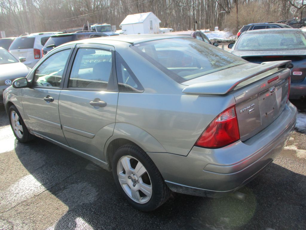 Photo 7 of this FORD FOCUS