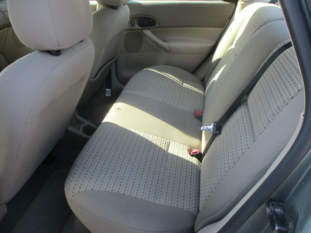 Photo 9 of this FORD FOCUS