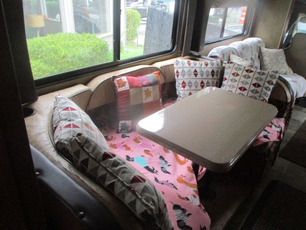 Photo 9 of this FORD ECONOLINE