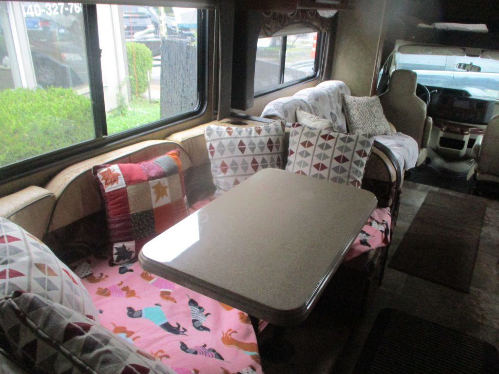 Photo 16 of this FORD ECONOLINE