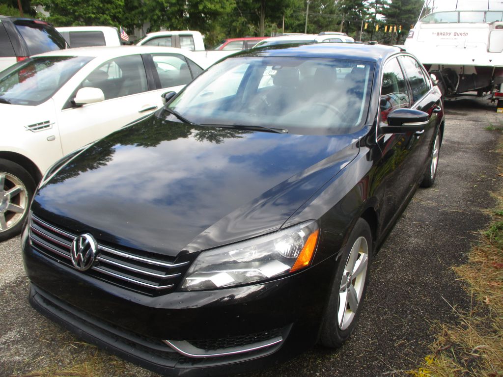 Photo 2 of this VOLKSWAGEN PASSAT
