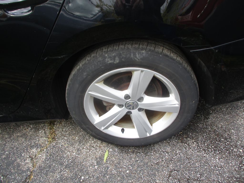 Photo 6 of this VOLKSWAGEN PASSAT